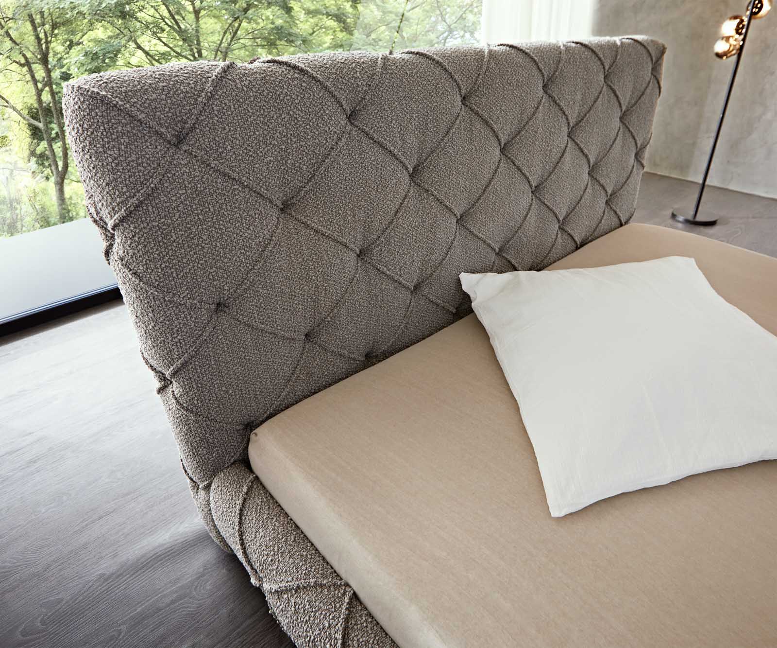 Тапицирано легло Nayara 180x200 cm bouclé сребристо сиво 4 Тапицирано легло Nayara 180x200 cm bouclé сребристо сиво 4