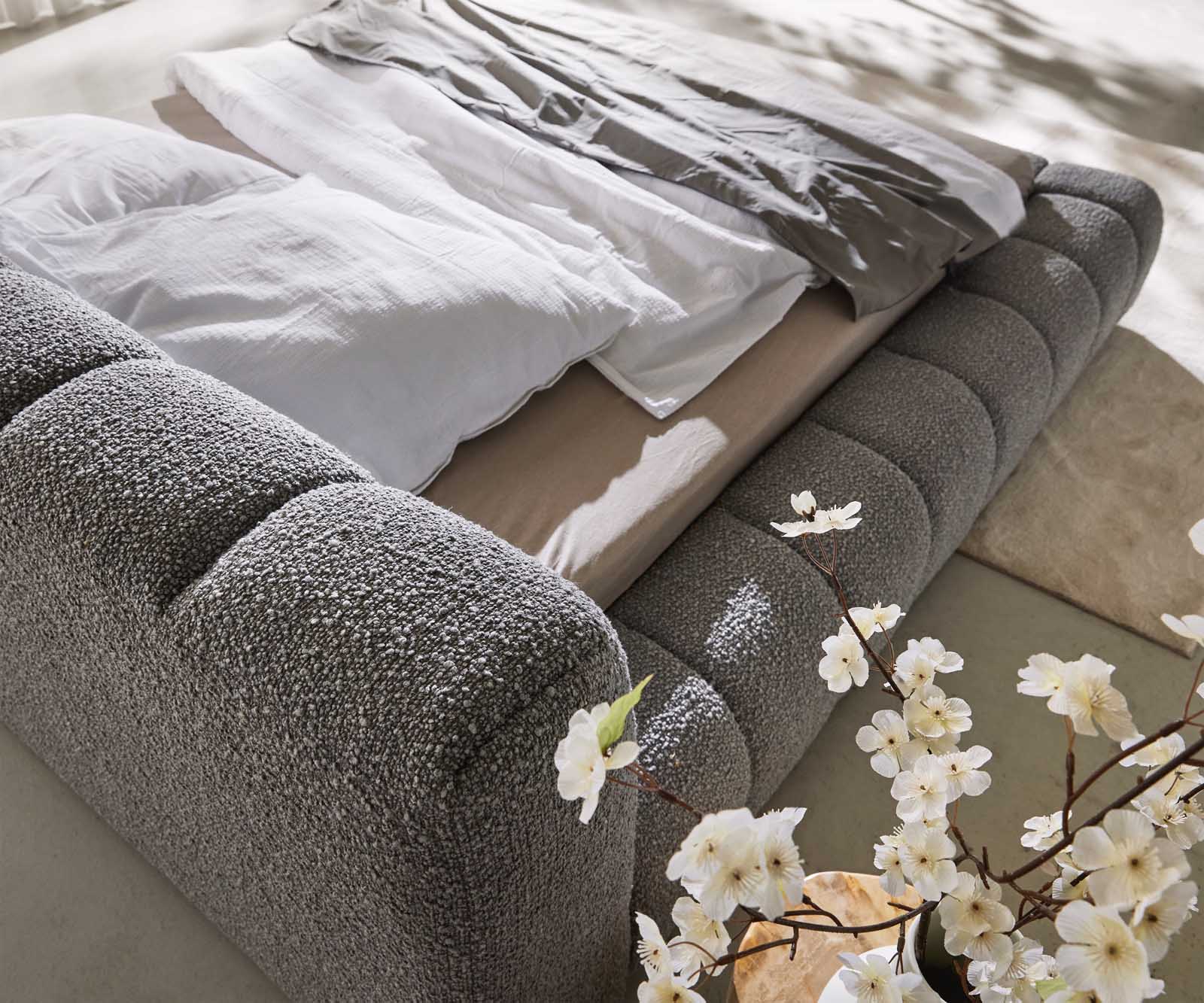 Тапицирано легло Cutio 180x200 cm Bouclé сребристо сиво 6 Тапицирано легло Cutio 180x200 cm Bouclé сребристо сиво 6