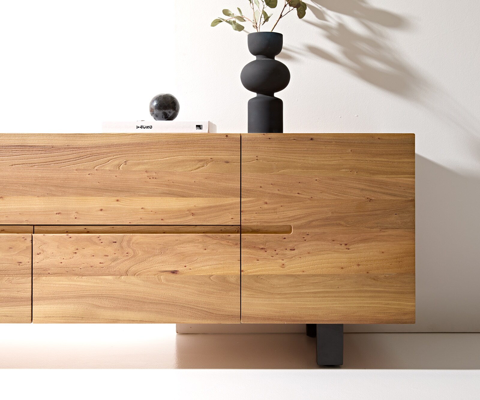 Шкаф Tiamar 180 cm естествен бряст 1 врата 4 чекмеджета метален бегач черен 5