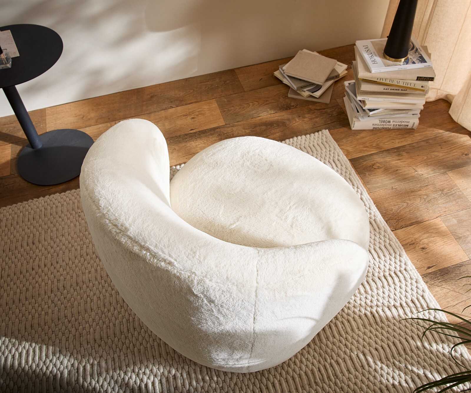 Стол за отдих Pulo 80x80 cm плюшен крем-бял 3