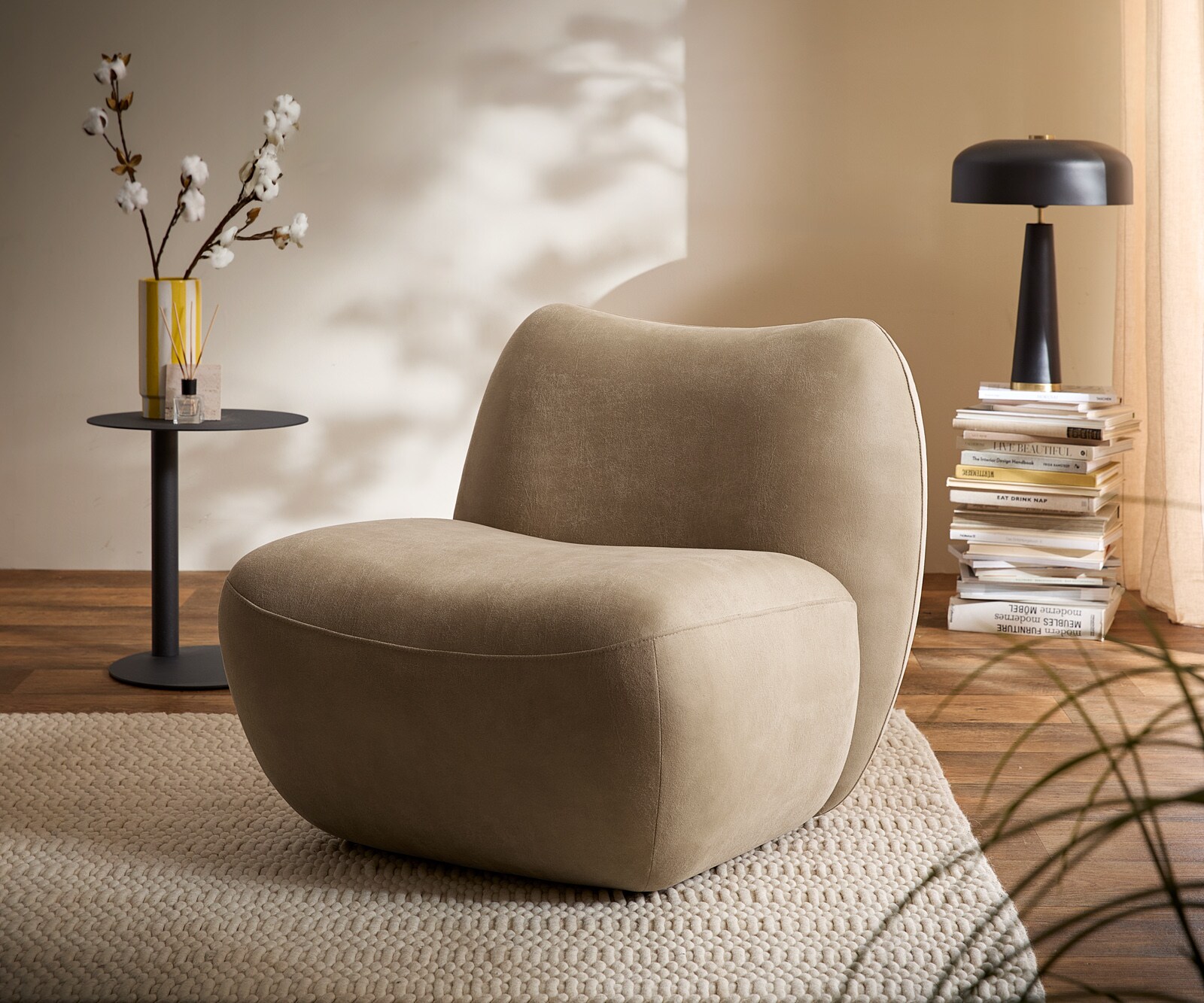 Стол за отдих Zena 75x85 cm микрофибър бежов реколта