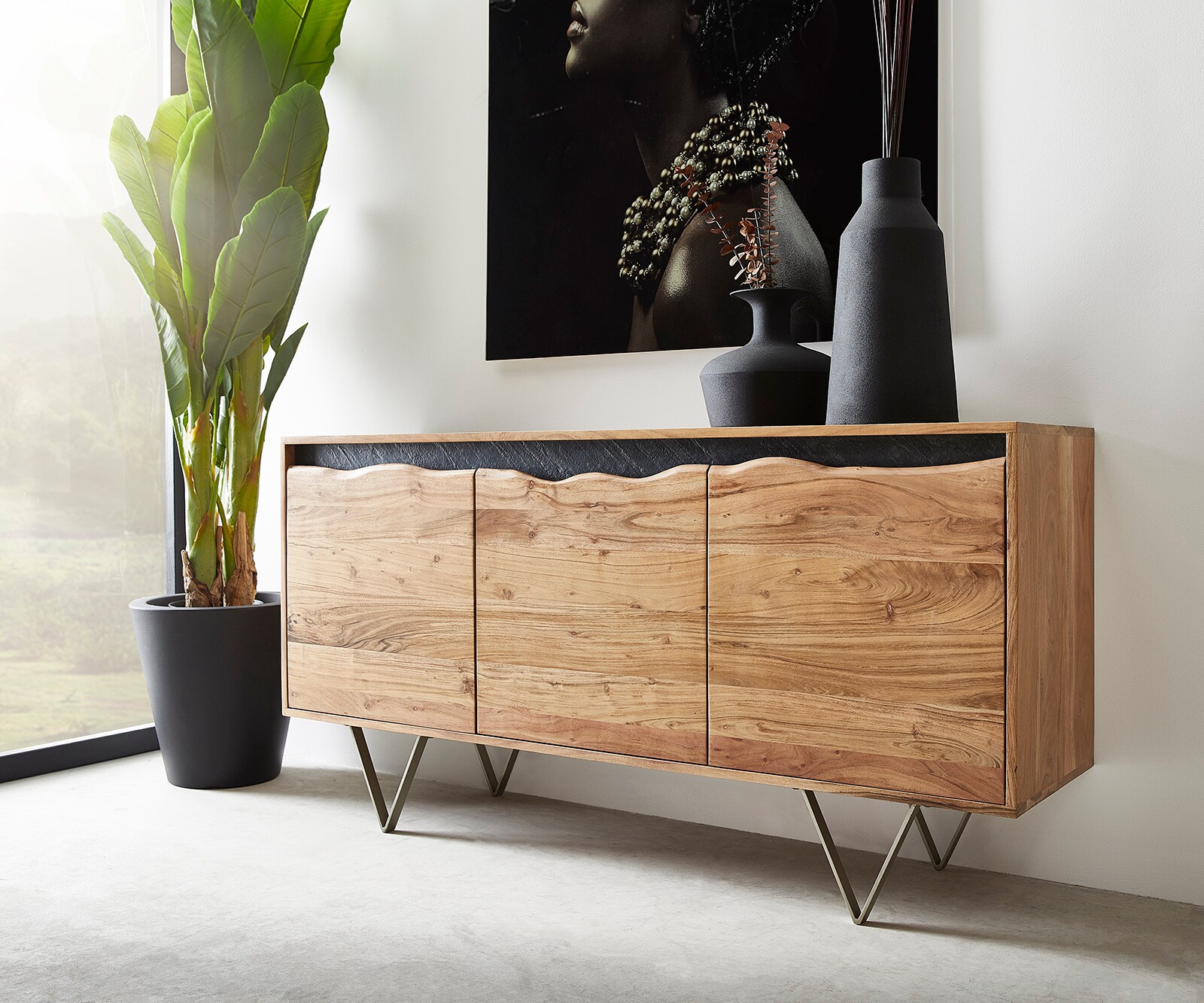 Бюфет 147x45 cm, акация с 3 врати и естествен гръб 
