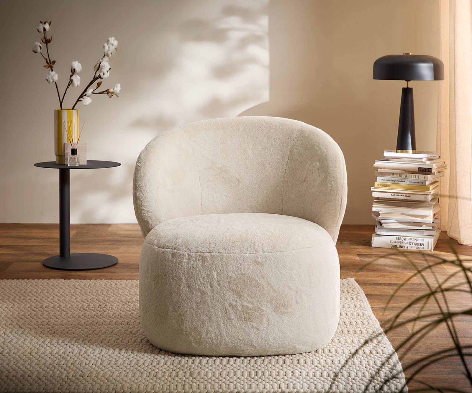 Стол за отдих Pulo 80x80 cm плюшен крем-бял 1