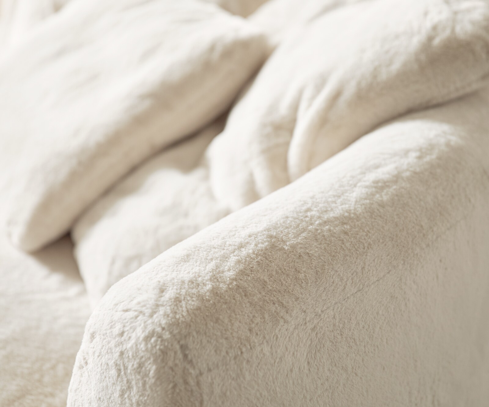 Голям диван Edina 330x170 cm плюшен кремаво-бял 5