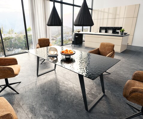 Трапезна маса Edge 200x100, релефно стъкло в цвят „пушено черно“, 3D дизайн, метал, наклонена повърхност, черна