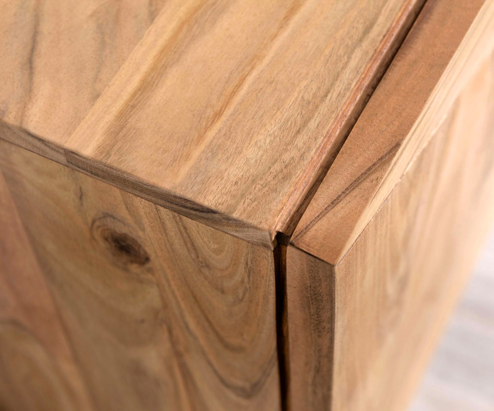 Дизайнерски бюфет Wyatt 175 cm 3D изглед центриран естествена акация неръждаема стомана 1