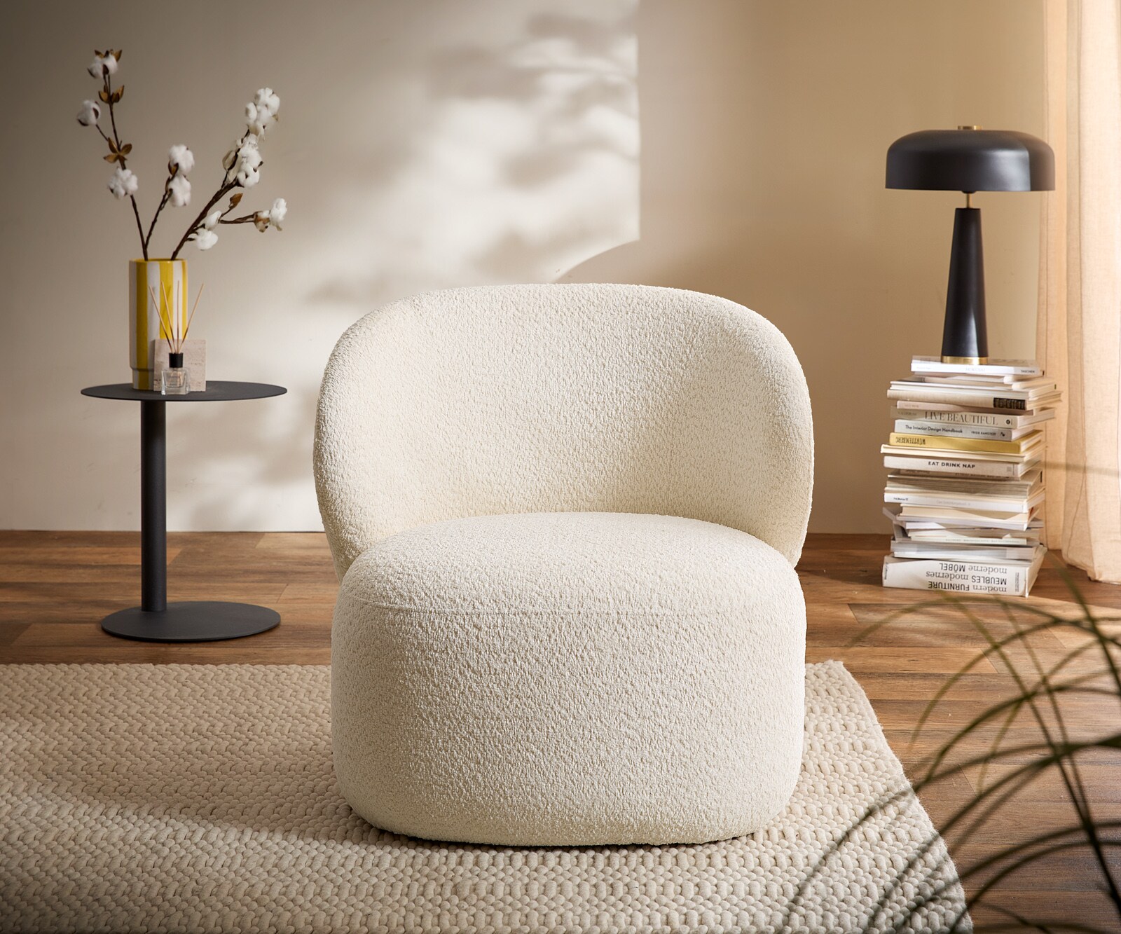 Стол за отдих Pulo 80x80 cm bouclé бял 1