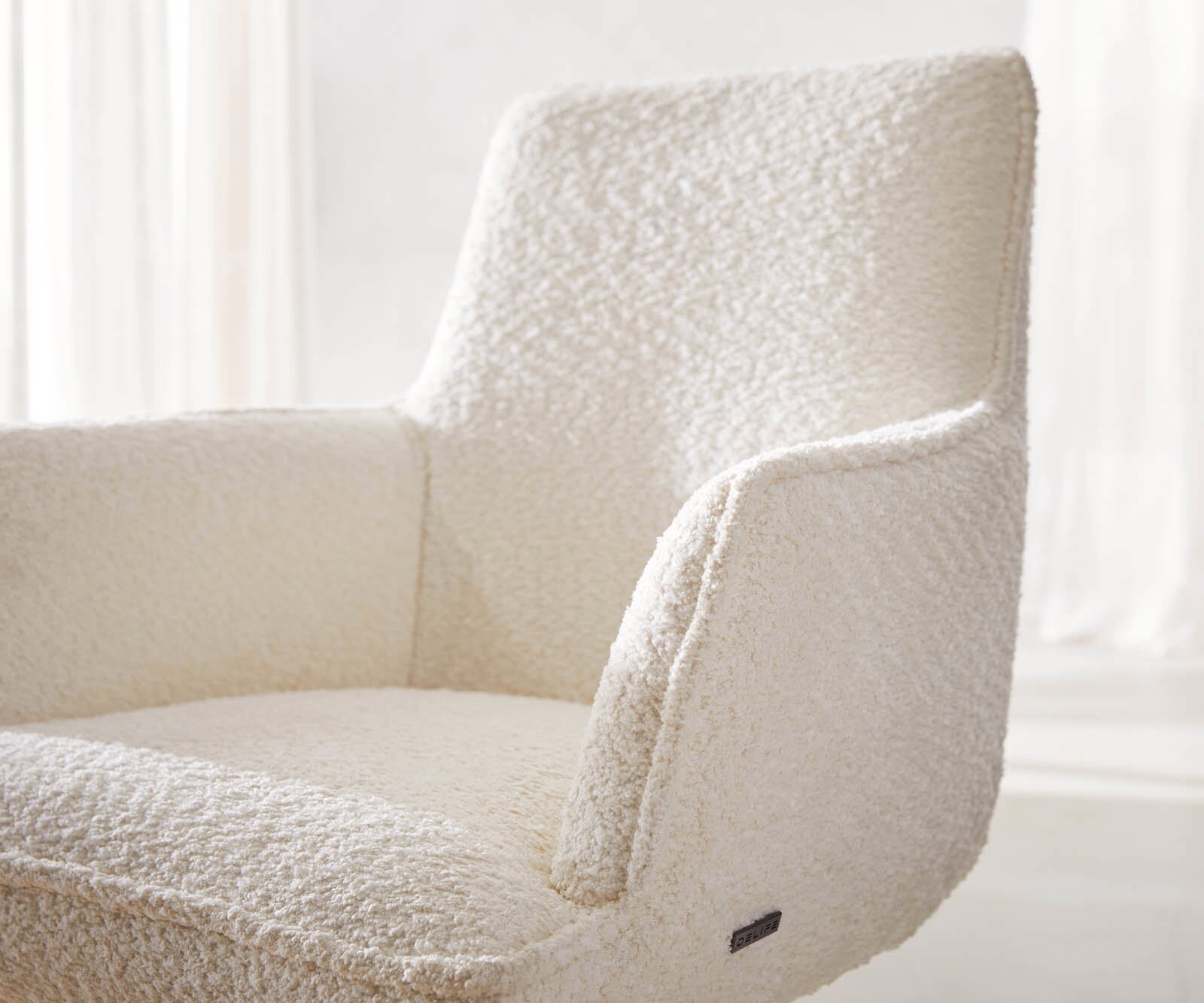 Стол Букле Бяло Извити крака Черни Покет пружина Heira-Flex 4 Стол Букле Бяло Извити крака Черни Покет пружина Heira-Flex 4