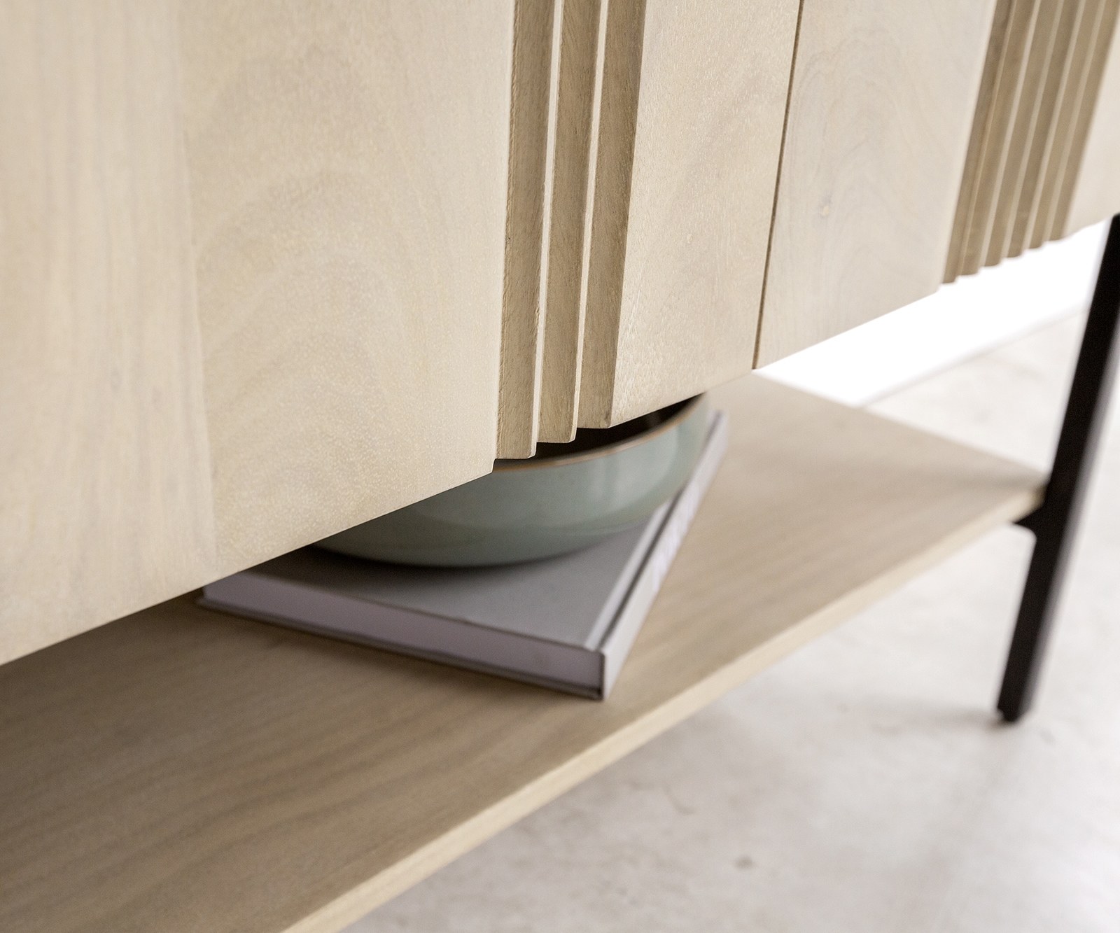 Висок шкаф 90x140 cm Манго Бял Избелен Метал Черен 2 Врати Nestos 4 Висок шкаф 90x140 cm Манго Бял Избелен Метал Черен 2 Врати Nestos 4