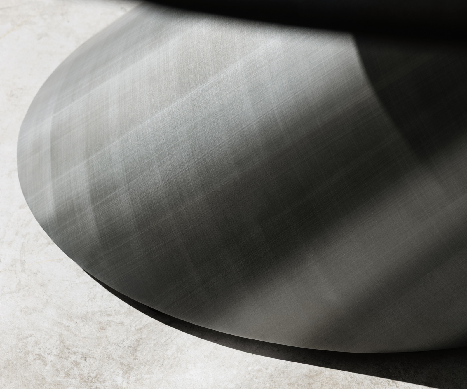 Метална сребърна Основа за маса Cono 1 Метална сребърна Основа за маса Cono 1