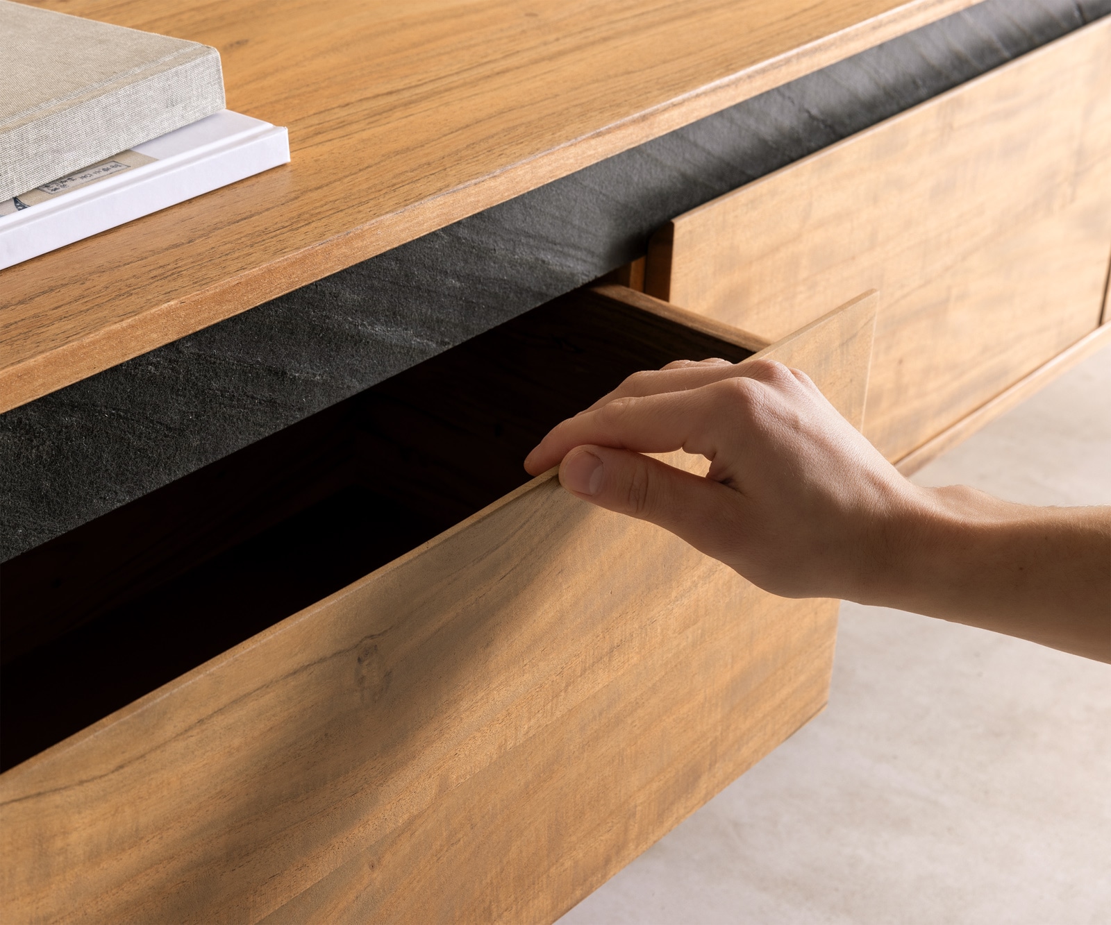 Дизайнерски-Нисък шкаф 200 cm Акация Натурал каменен фурнир 4 чекмеджета Stonegrace 4 Дизайнерски-Нисък шкаф 200 cm Акация Натурал каменен фурнир 4 чекмеджета Stonegrace 4