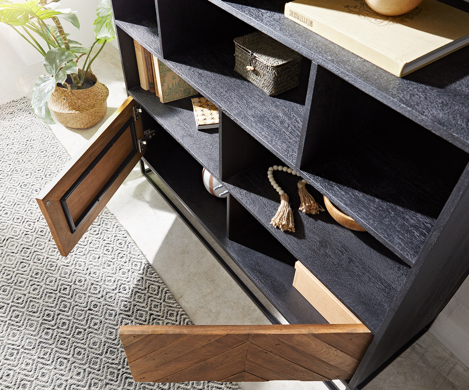 Висок шкаф 120 cm Манго Тик 10 Отделения 2 Врати Famke 4 Висок шкаф 120 cm Манго Тик 10 Отделения 2 Врати Famke 4