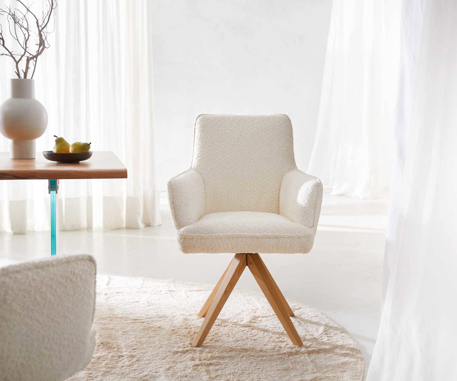 Врътящ се стол с подлакътници Букле Бял Дървена рамка  Натурал 180° въртящ се Покет пружина Heira-Flex 1 Врътящ се стол с подлакътници Букле Бял Дървена рамка  Натурал 180° въртящ се Покет пружина Heira-Flex 1