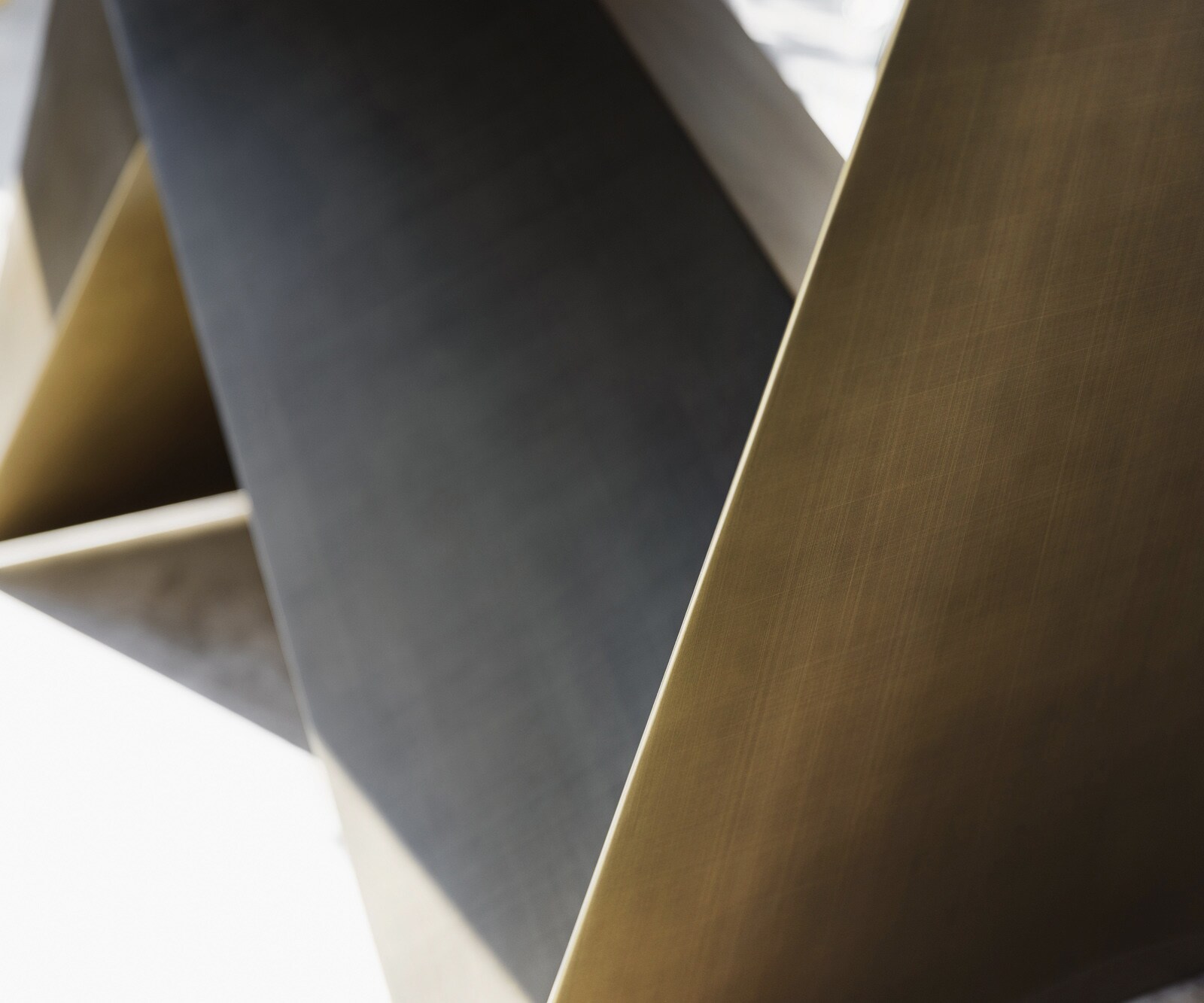 Маса за хранене Edge 300x100 Керамичен ламинат® Emperador Extra Lucidato Тъмнокафяво Prisma Metallic Gold 6