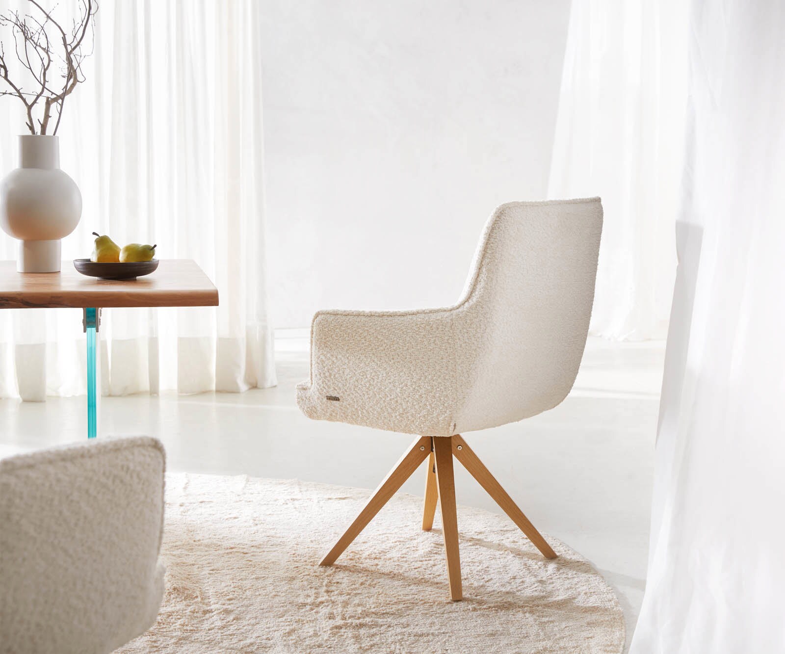 Врътящ се стол с подлакътници Букле Бял Дървена рамка  Натурал 180° въртящ се Покет пружина Heira-Flex 4 Врътящ се стол с подлакътници Букле Бял Дървена рамка  Натурал 180° въртящ се Покет пружина Heira-Flex 4