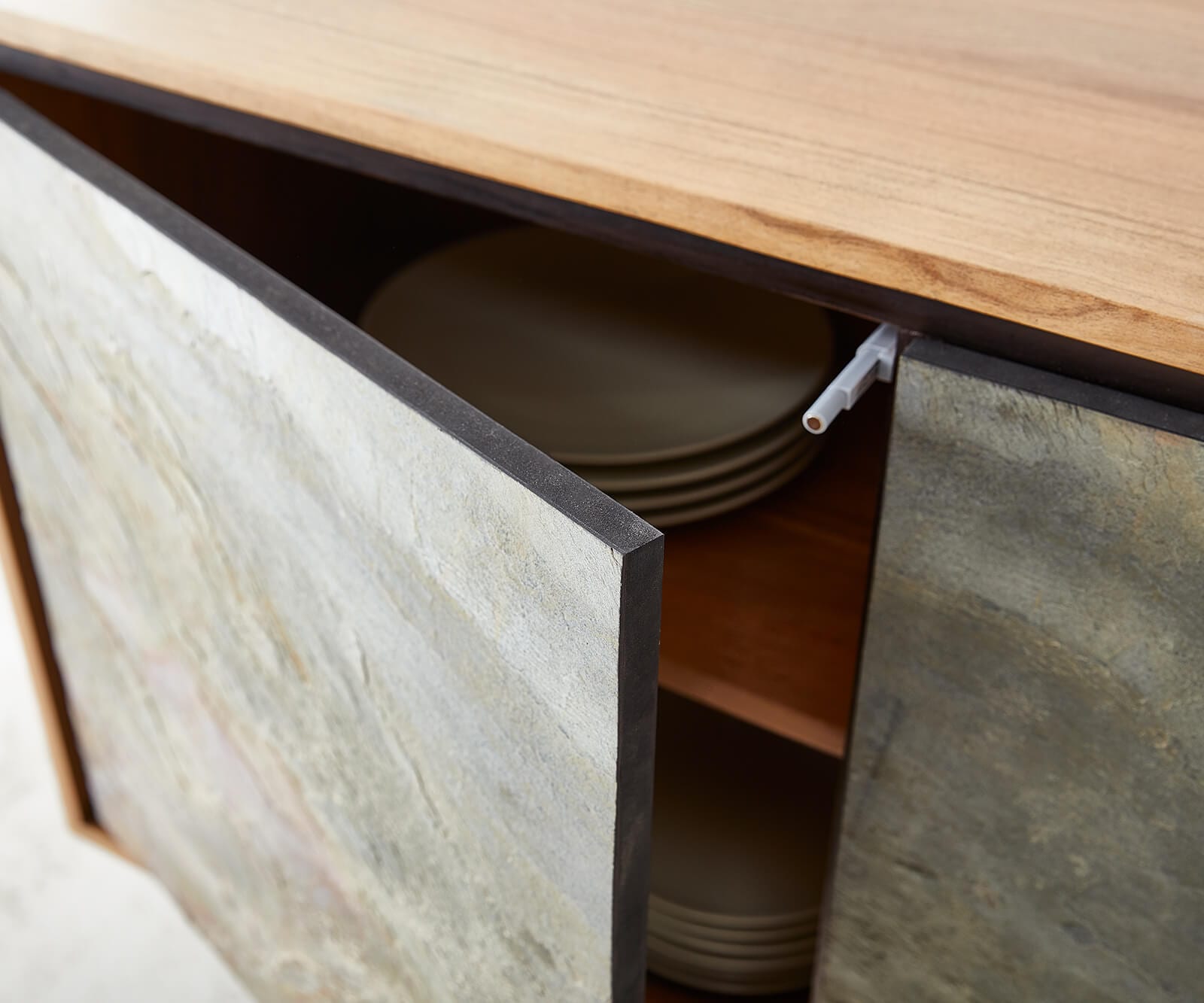 Бюфет 150 cm Акация Натурал с каменен фурнир Juwelo 6 Бюфет 150 cm Акация Натурал с каменен фурнир Juwelo 6