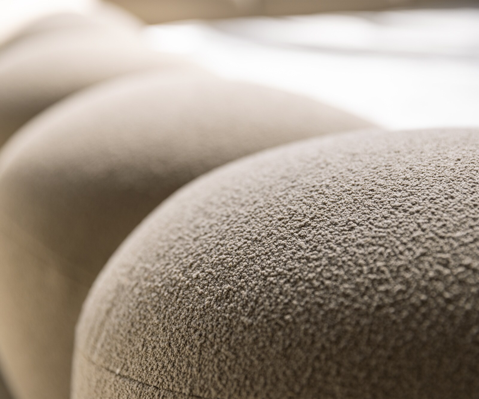 Тапицирана рамка за легло Perlla 180x200 cm Bouclé Taupe 4