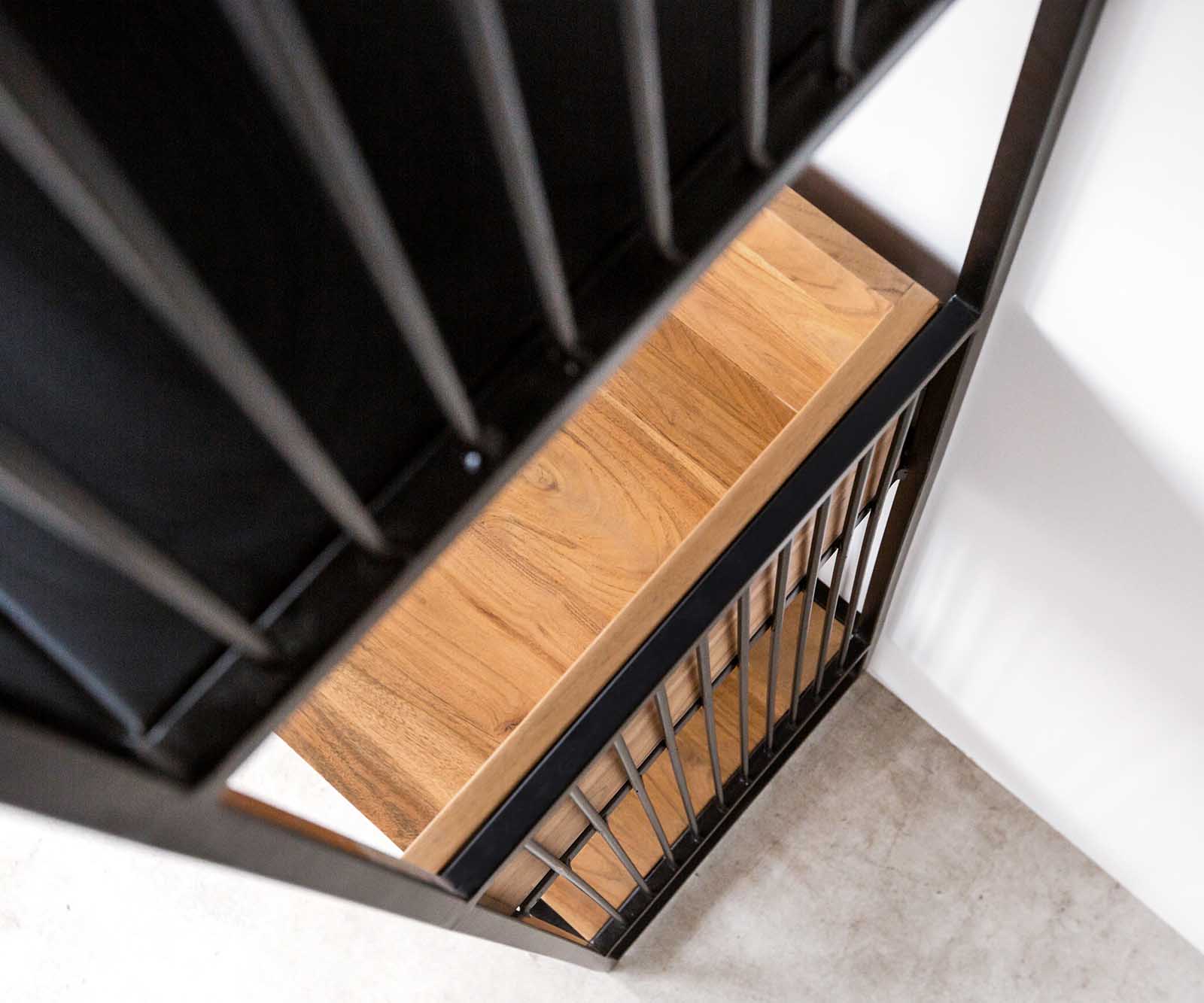 Библиотека Lukeo 115x200 cm естествена акация метал черен 8