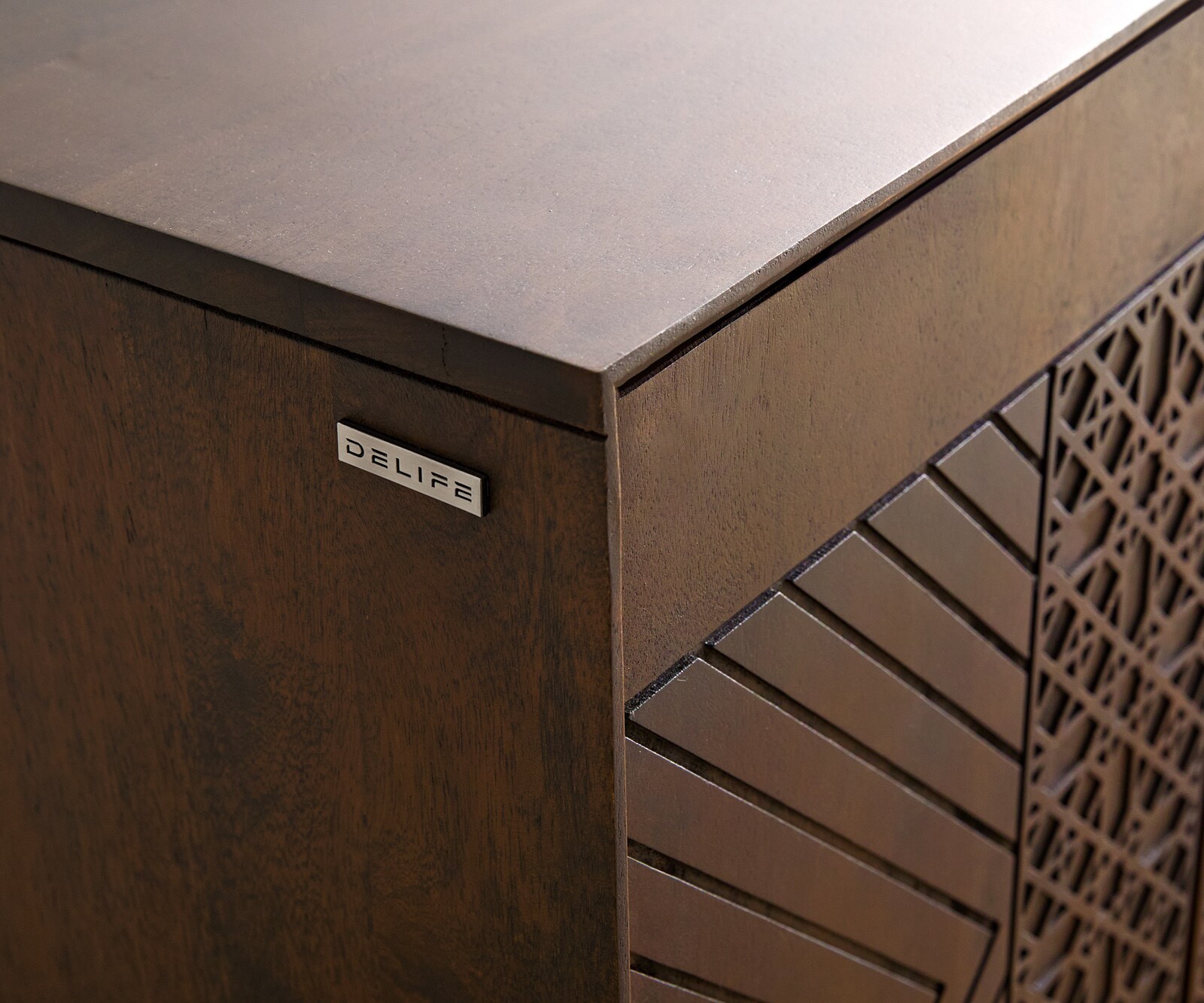 Шкаф Manjula 170 cm манго кафяв 4 врати V-образен метален крак черен 4