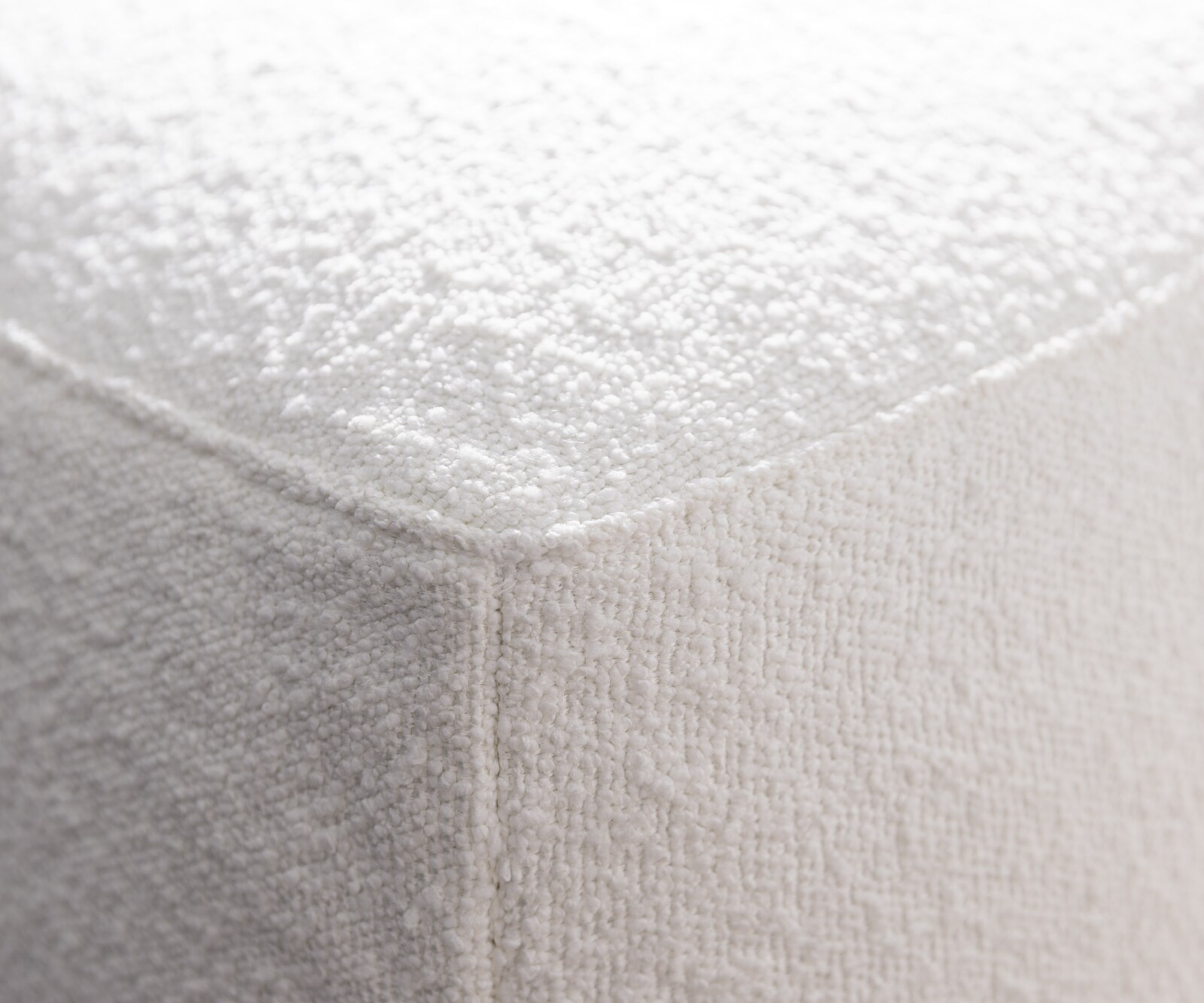 Голям диван Freestyle 280x110 cm Bouclé с кремаво-бели шевове 4