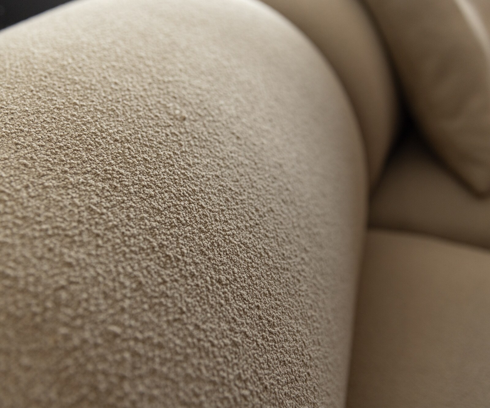 Голям диван Lunna 360x175 cm fine bouclé taupe 2 възглавници 7