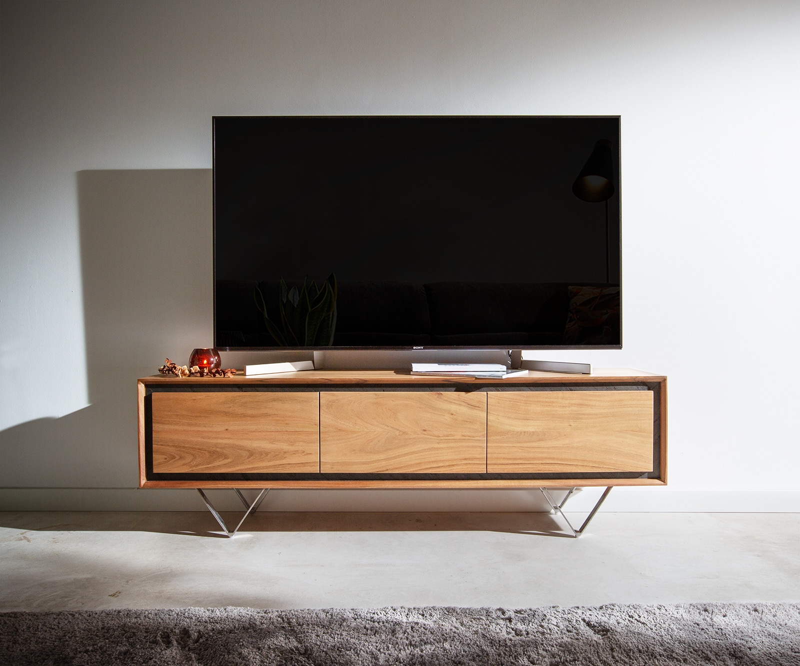 Нисък шкаф 145 cm Акация Натурал 3 Врати каменен фурнир V-Крак Stonegrace 1 Нисък шкаф 145 cm Акация Натурал 3 Врати каменен фурнир V-Крак Stonegrace 1