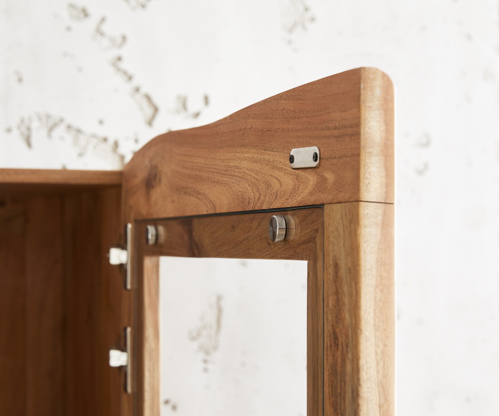 Витрина Live-Edge 60x190 cm Акация естествен дървесен ръб 1 врата 2 чекмеджета масив 6