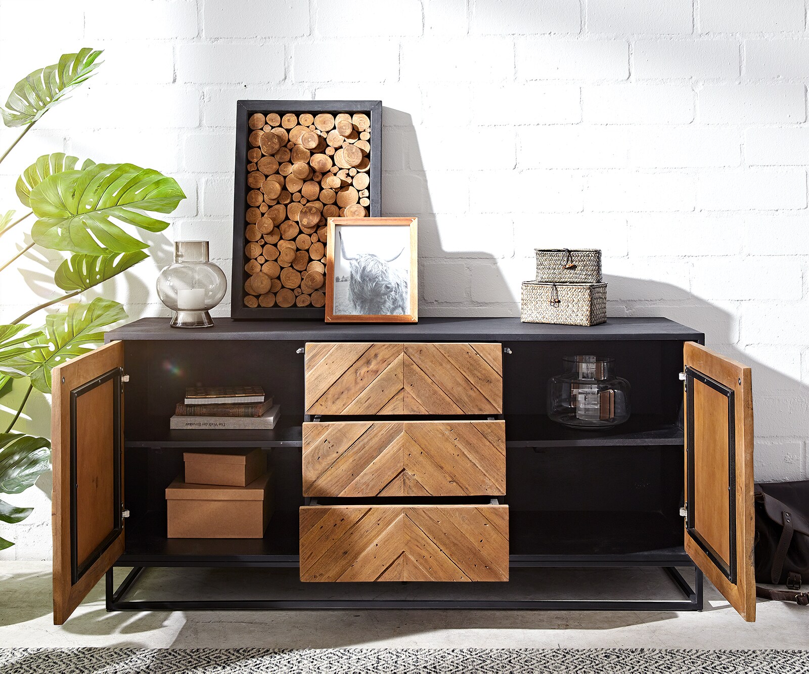 Бюфет 145 cm Манго Тик 2 Врати 3 Чекмеджета Famke 4 Бюфет 145 cm Манго Тик 2 Врати 3 Чекмеджета Famke 4