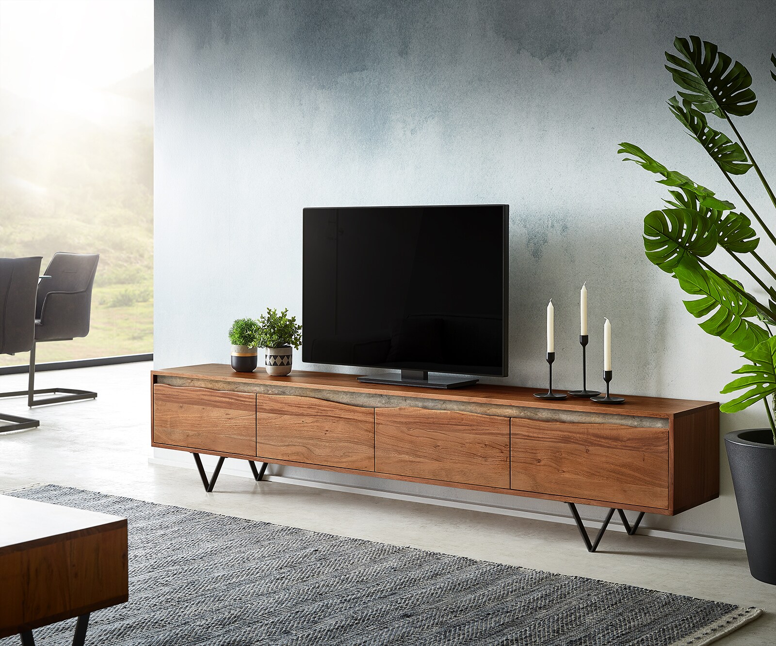 ТВ шкаф 220 cm Акация Кафяв естествен ръб 4 Врати V-Крак Черен Stonegrace