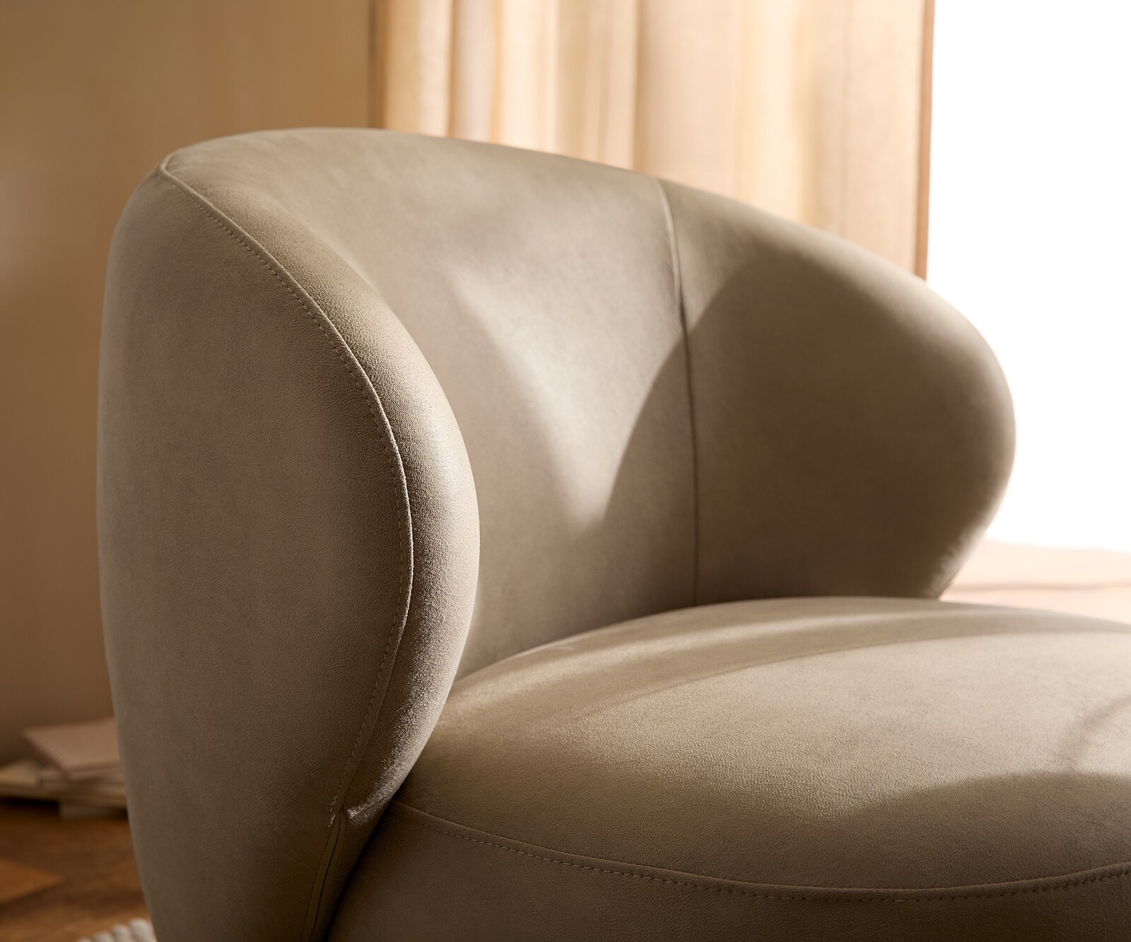 Стол за отдих Pulo 80x80 cm микрофибър бежов реколта 5