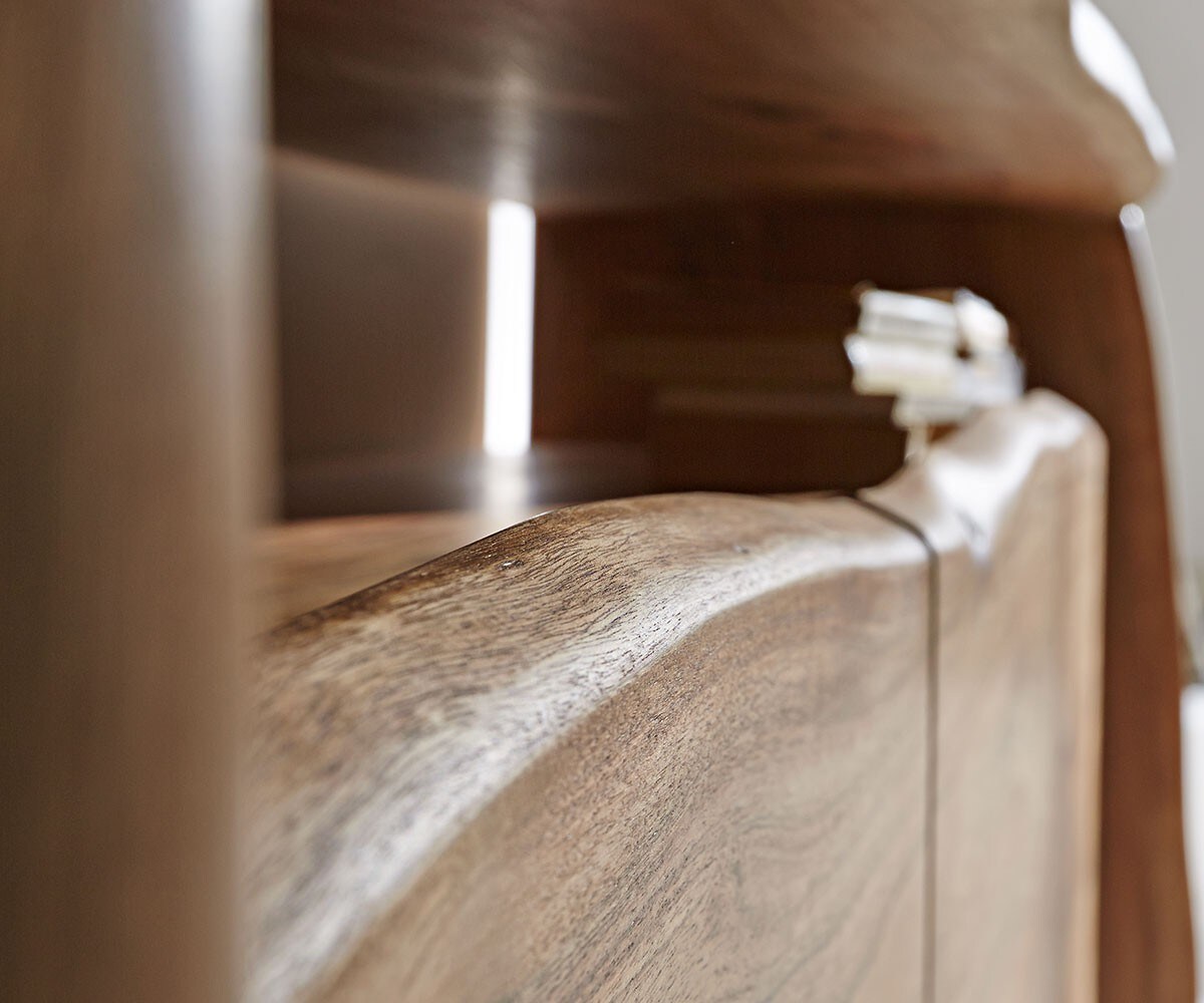 Шкаф Live-Edge 145 cm естествена акация 3 врати 4