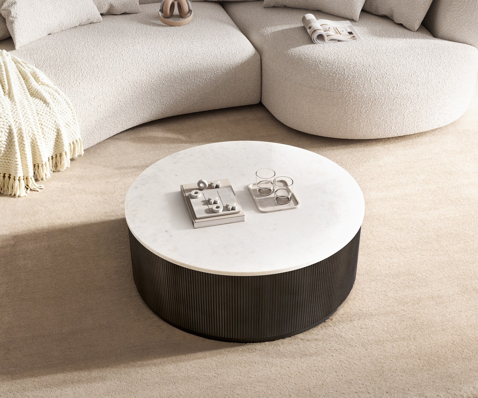 Масичка за кафе Fiorano 90x90 cm мрамор бял метал сребърен фюжън покритие 1