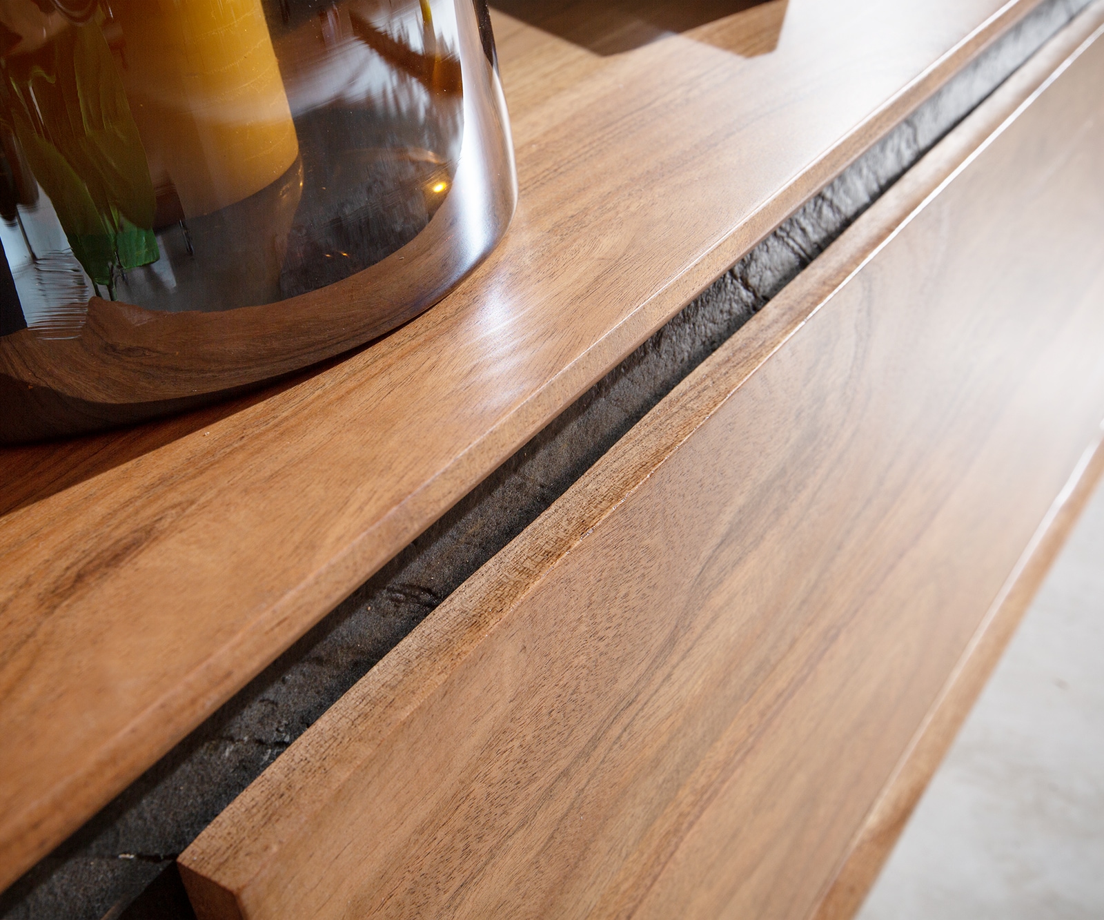 Нисък шкаф 175 cm Акация Натурал 2 Врати 1 Рафт 1 Чекмедже каменен фурнир V-Крак Stonegrace 3 Нисък шкаф 175 cm Акация Натурал 2 Врати 1 Рафт 1 Чекмедже каменен фурнир V-Крак Stonegrace 3