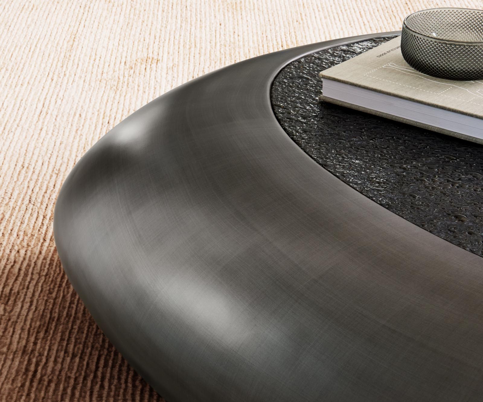 Масичка за кафе Sagana 120x80 cm сребрист металик със сиво релефно стъкло 5