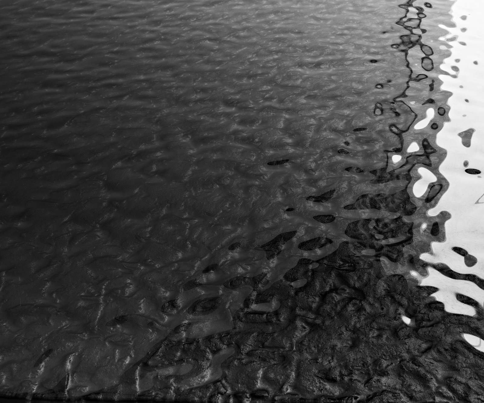 Edge трапезна маса 200x100 Relief стъкло опушено черно 3D дизайн Spider плоска стомана неръждаема стомана 2 Edge трапезна маса 200x100 Relief стъкло опушено черно 3D дизайн Spider плоска стомана неръждаема стомана 2