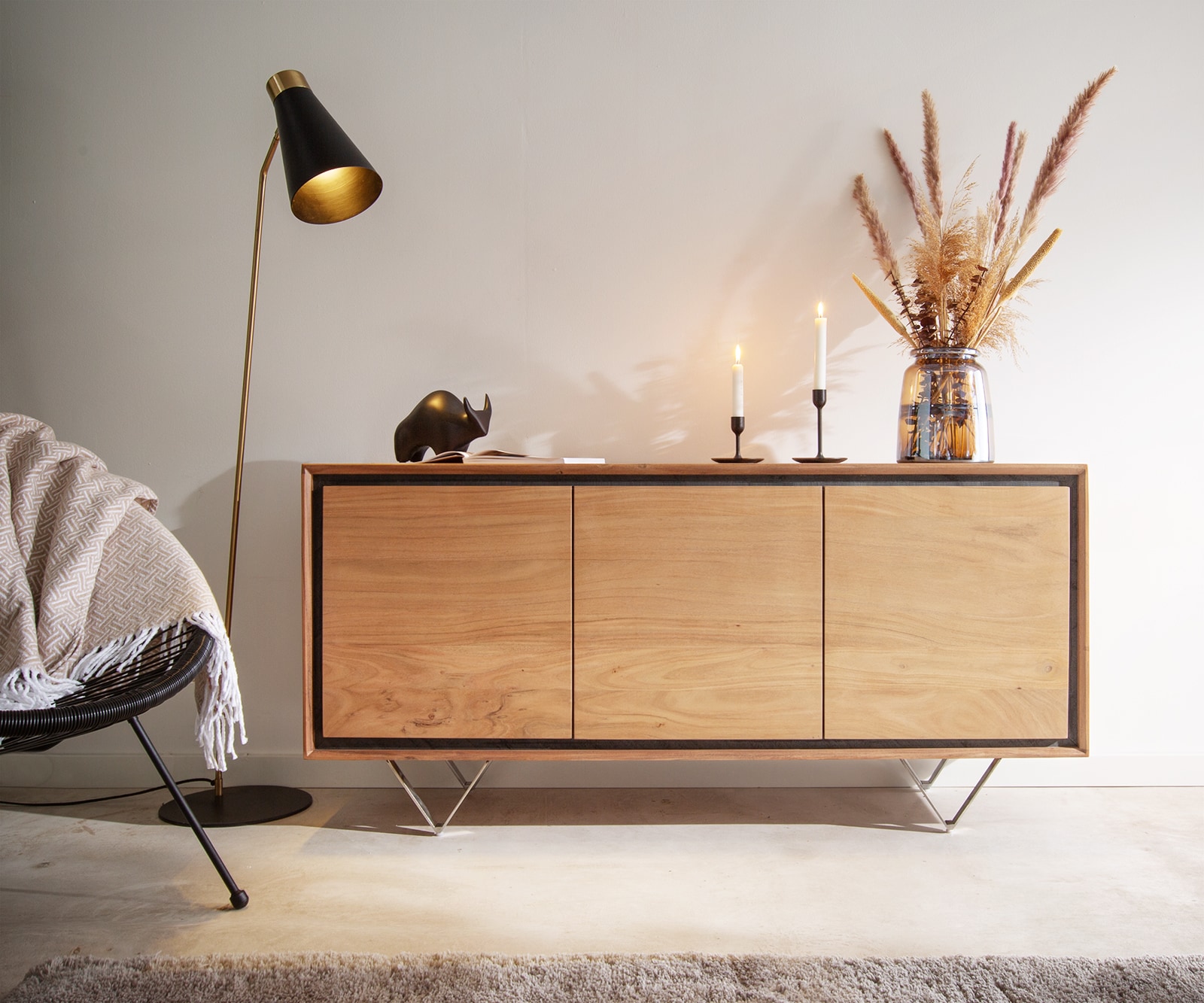 Бюфет 145 cm Акация Натурал 3 Врати каменен фурнир V-Крак Stonegrace 1 Бюфет 145 cm Акация Натурал 3 Врати каменен фурнир V-Крак Stonegrace 1