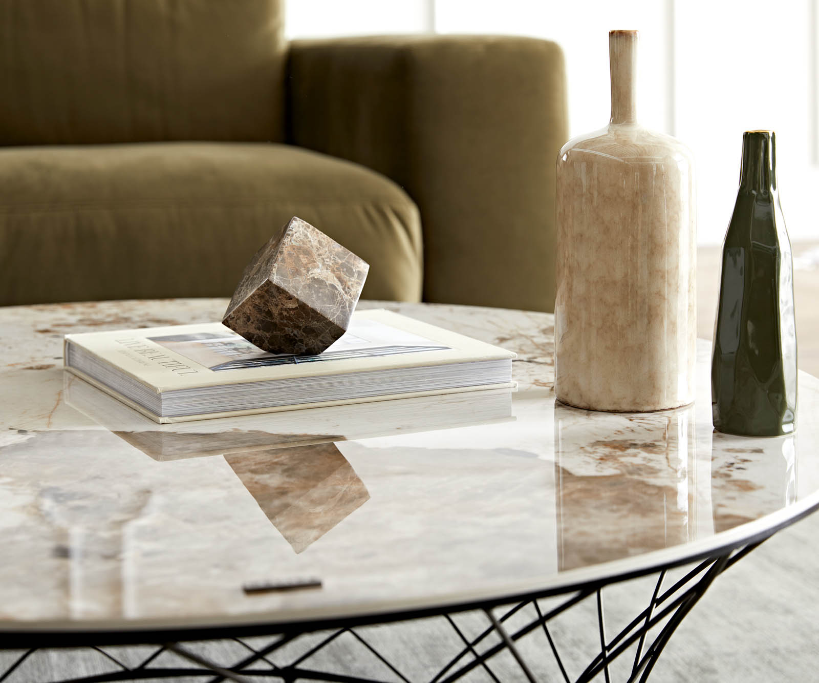 Холна маса 100x100 cm Керамика Minas Melange бял-бежов Основа Метал Ефектен финиш Titan Lassina 4 Холна маса 100x100 cm Керамика Minas Melange бял-бежов Основа Метал Ефектен финиш Titan Lassina 4