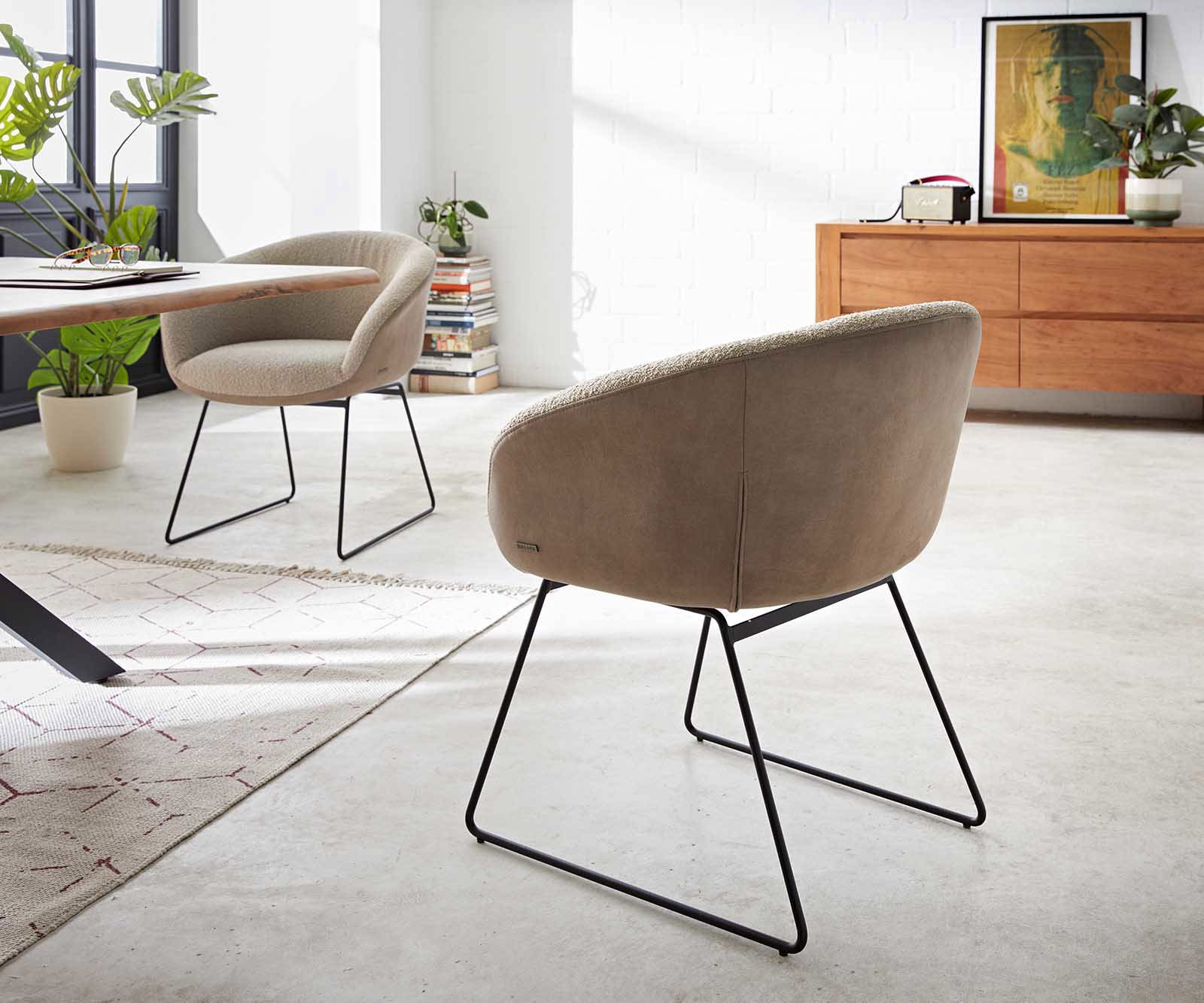 Трапезен стол с подлакътници Комбинация дамаски Сиво-Кафяв Извити крака Черен Покет пружина Vinka-Flex 5 Трапезен стол с подлакътници Комбинация дамаски Сиво-Кафяв Извити крака Черен Покет пружина Vinka-Flex 5