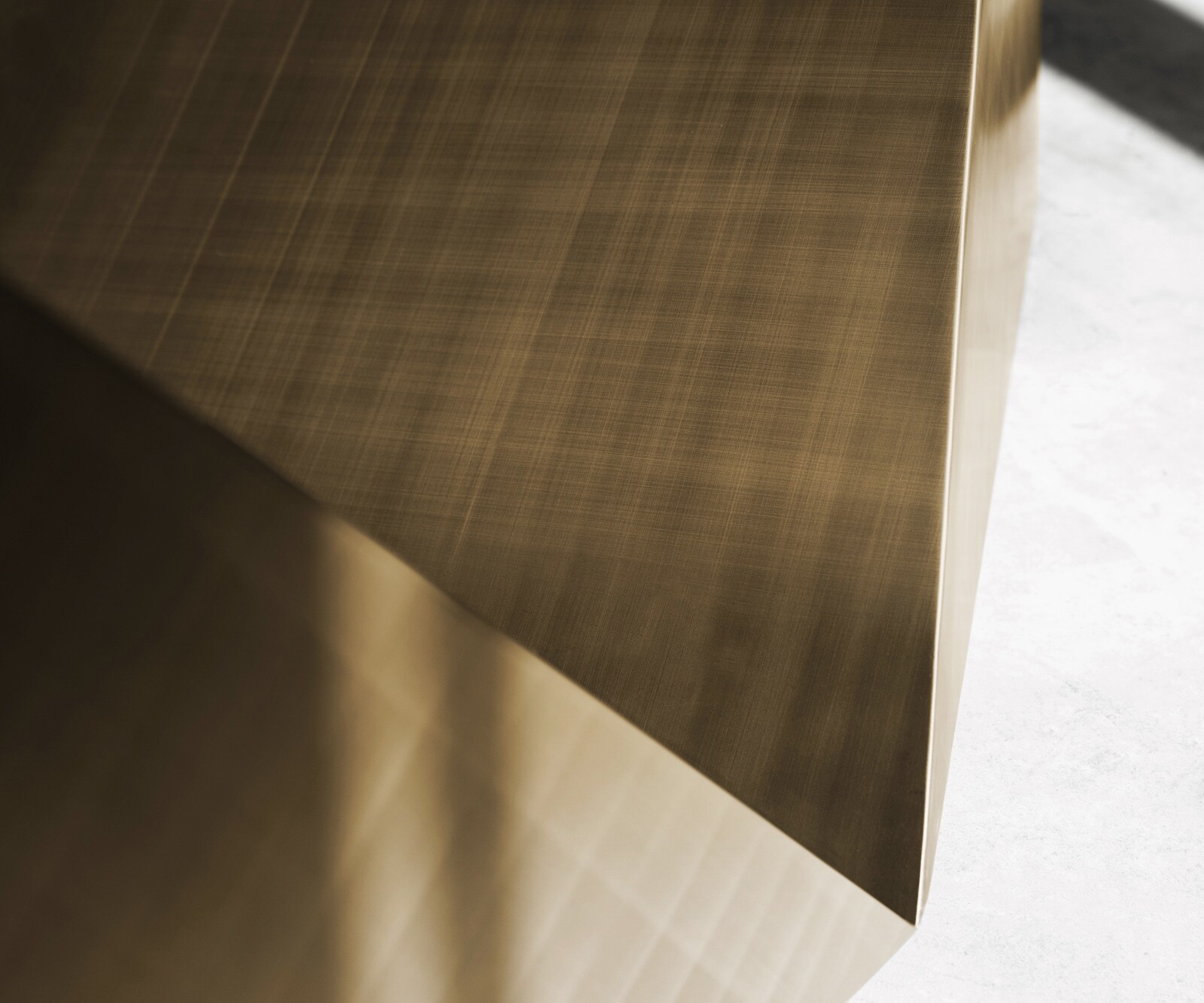 Трапезна маса Edge 300x100 керамика Calacatta Luxe бяло-златисто-сиво Prisma Metallic Gold 5