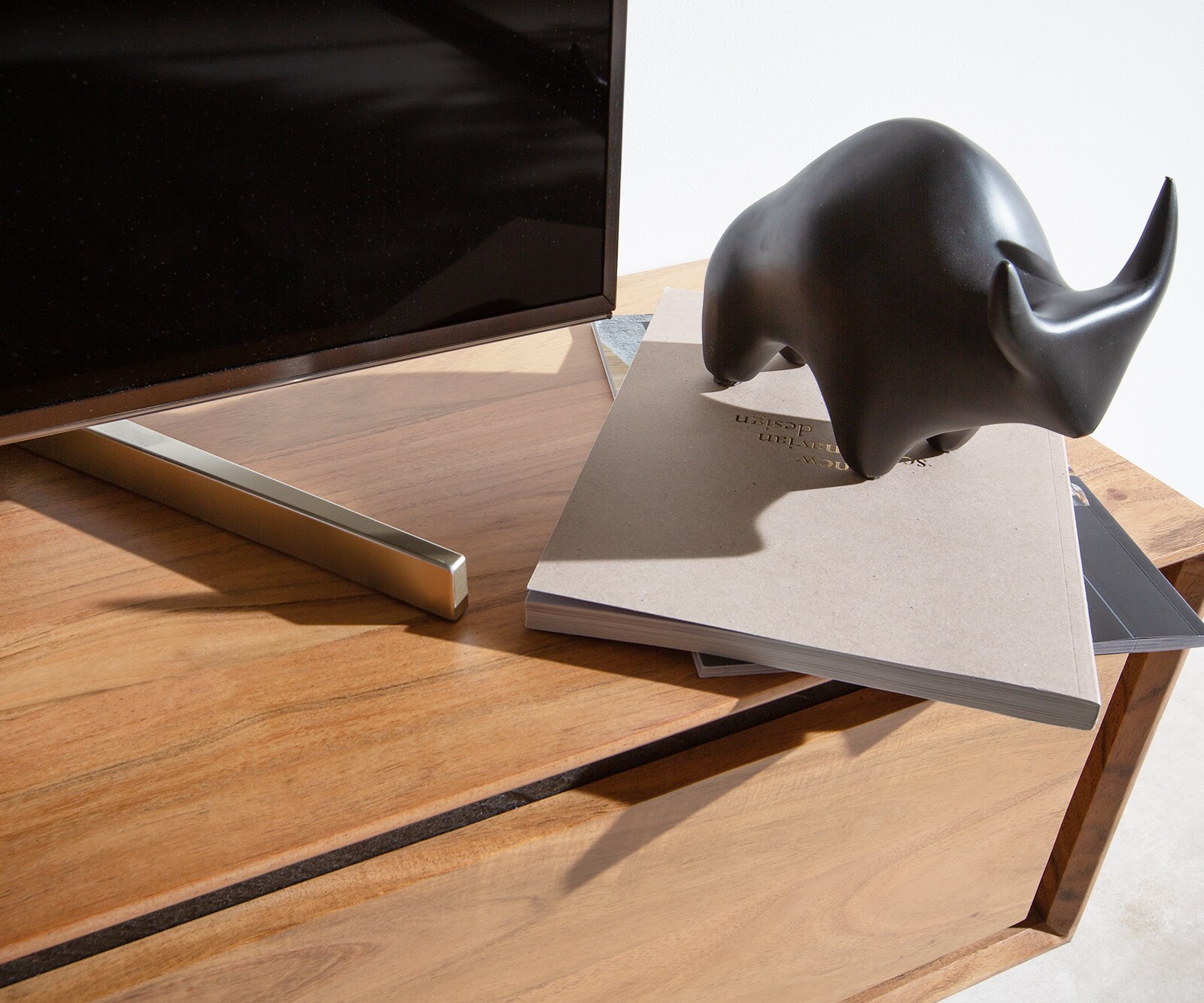 Нисък шкаф 175 cm Акация Натурал 2 Врати 1 Рафт 1 Чекмедже каменен фурнир V-Крак Stonegrace 4 Нисък шкаф 175 cm Акация Натурал 2 Врати 1 Рафт 1 Чекмедже каменен фурнир V-Крак Stonegrace 4